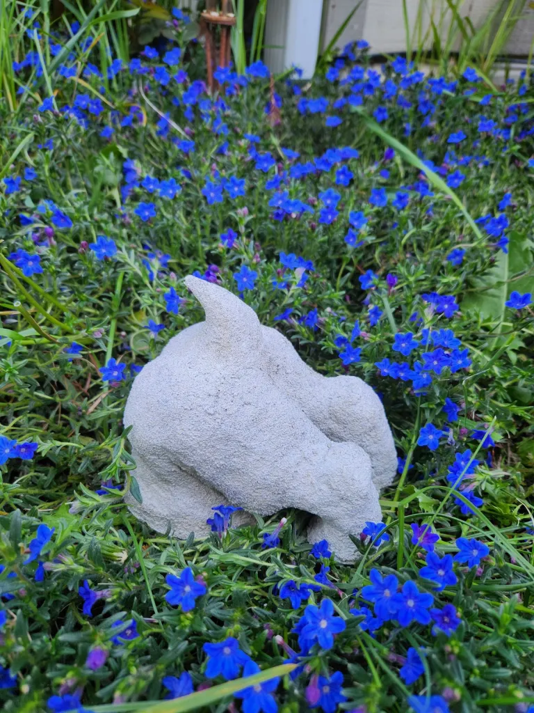 Pottery and concrete artwork by Katherine Sallas, piece 8